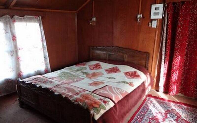 Rock Head Paradise Houseboat, Srinagar 3